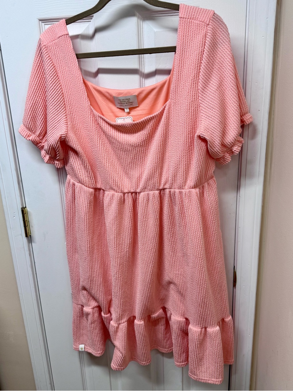 Simply Southern Coral Textured Square Neck Babydoll Mini Dress Large NWT - Picture 4 of 11